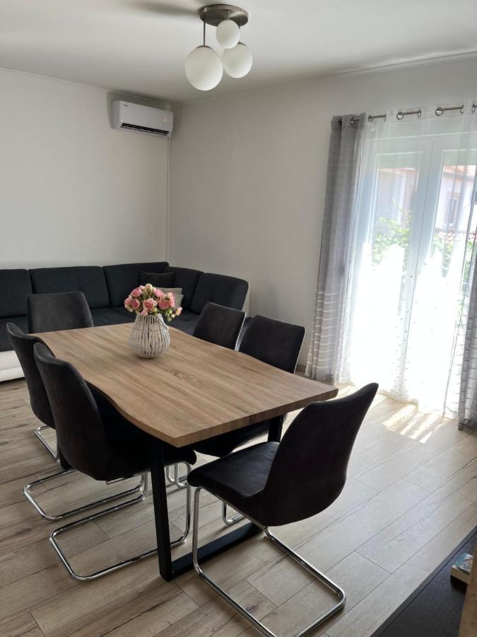 Apartment Leona & Doris 비빈제 외부 사진