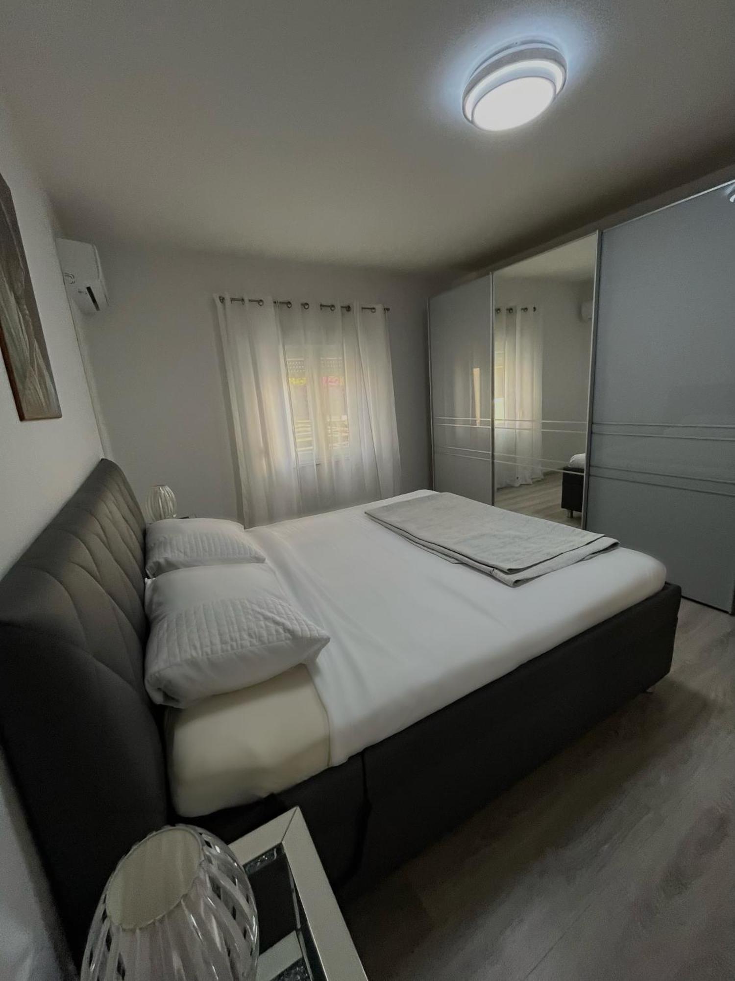 Apartment Leona & Doris 비빈제 외부 사진