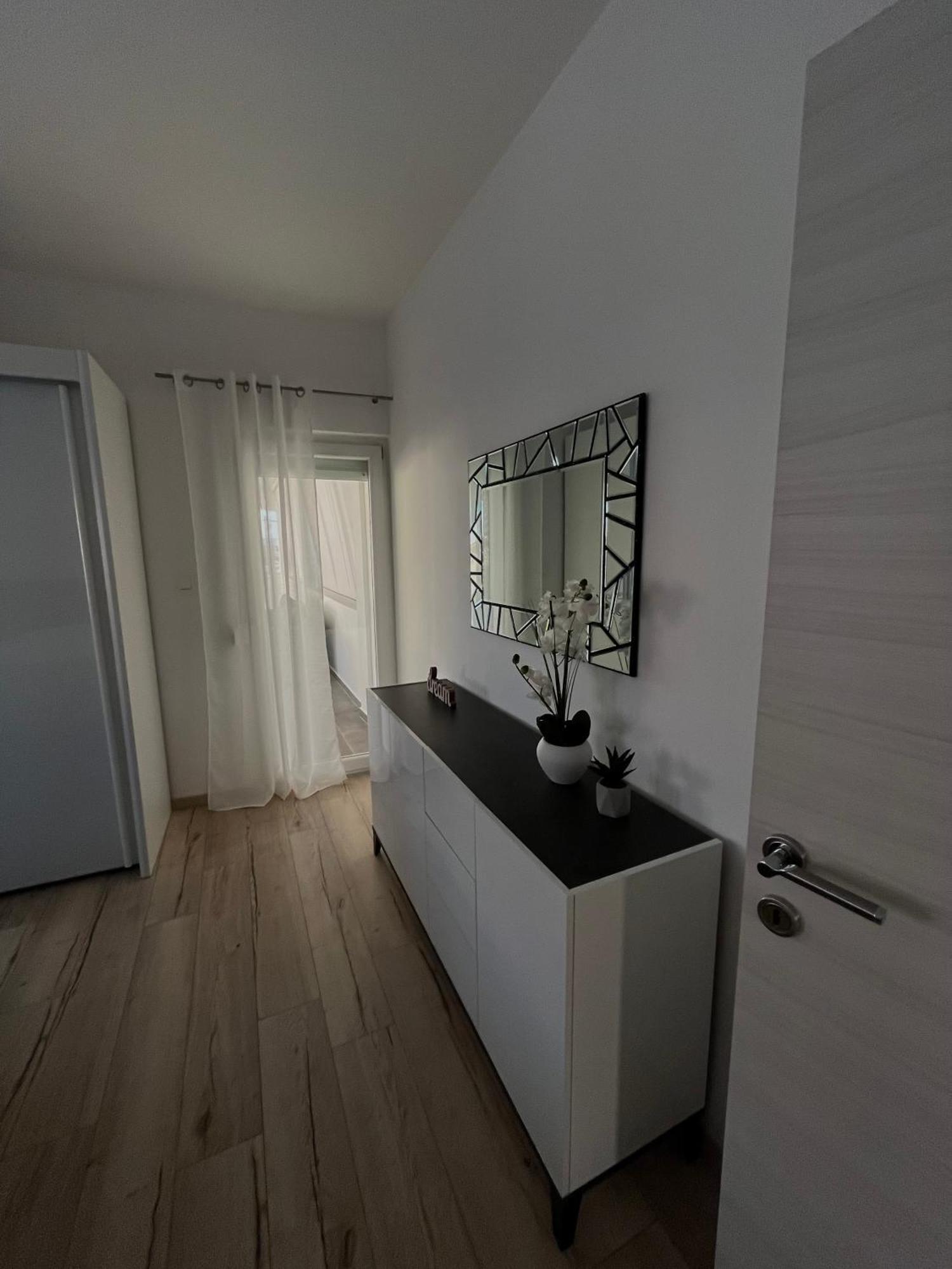 Apartment Leona & Doris 비빈제 외부 사진